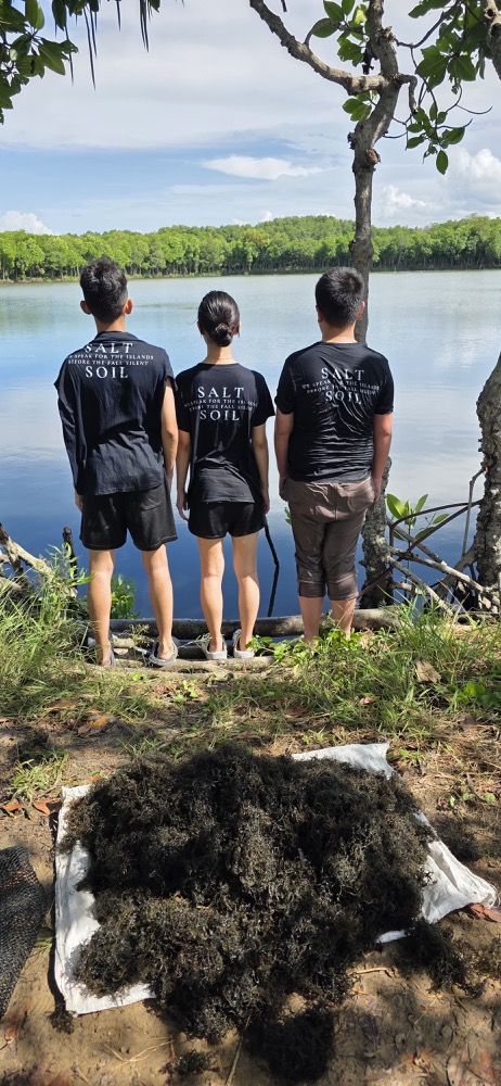 Salt and Soil team at a seaweed farm